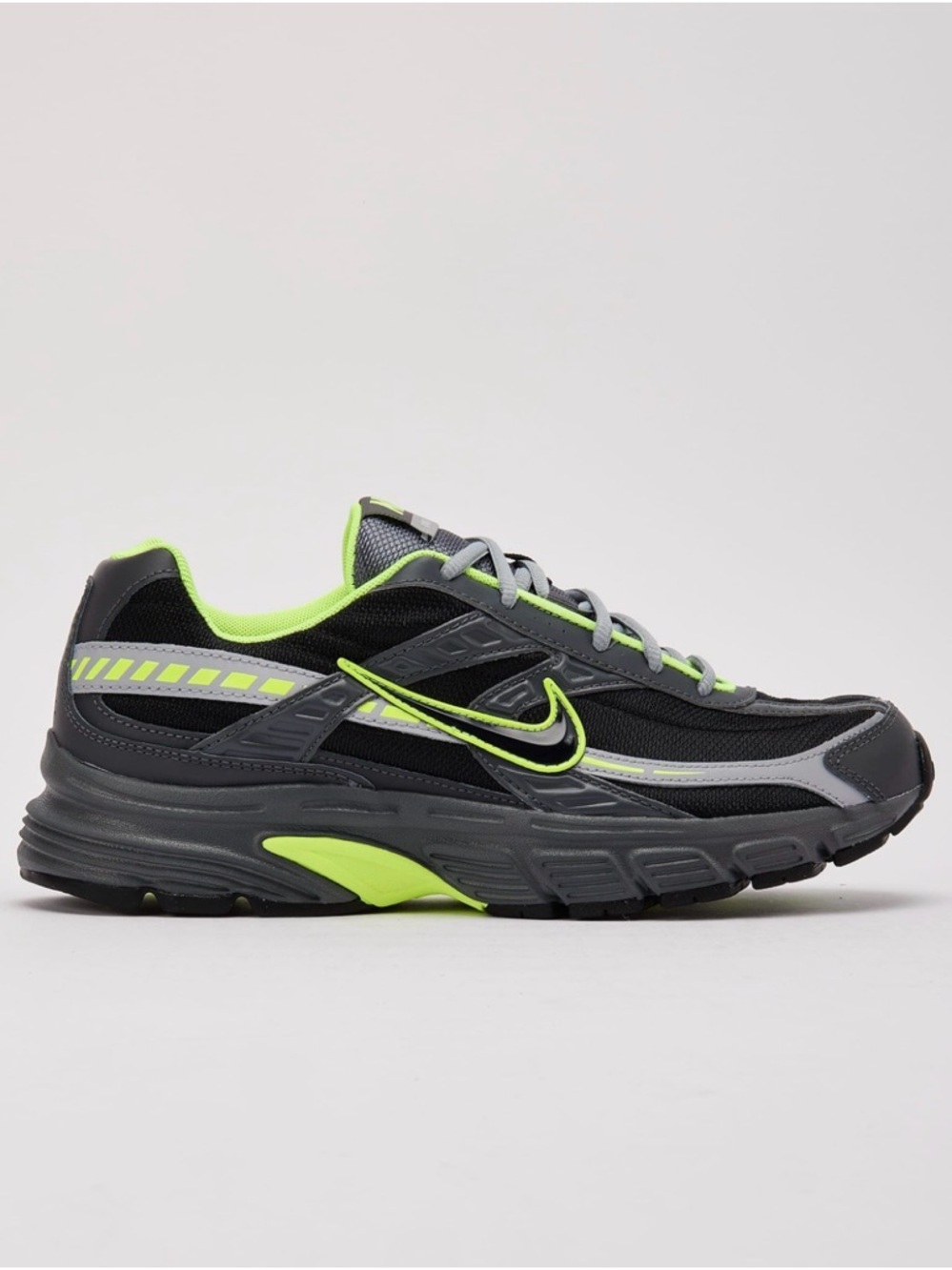 Nike Initiator Black Green Volt size 9